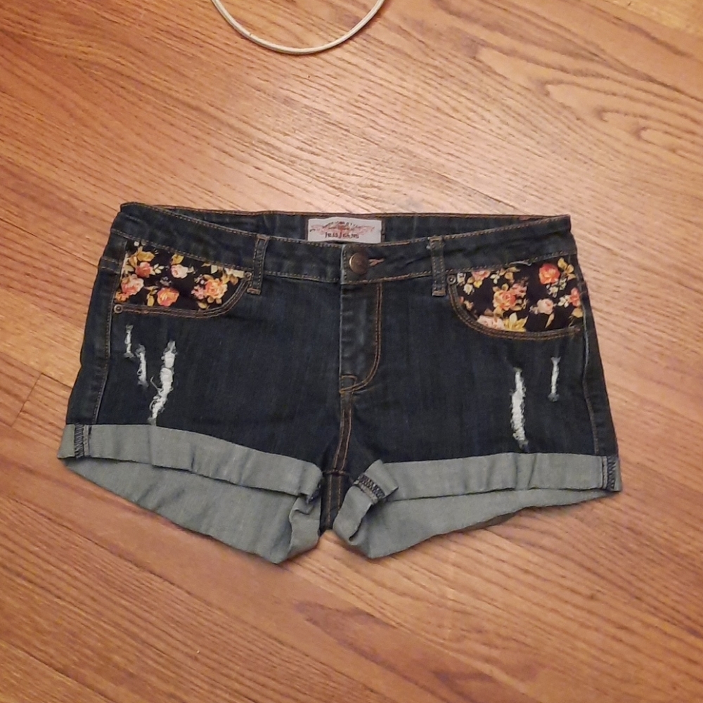 NWOT💥💥💥👍👍💥💥💥 JEAN SHORTS